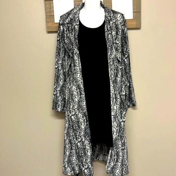 Laurie Felt Black and White Snakeskin Jacket with Belt- Small - Picture 1 of 7